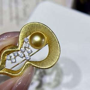 เข็มกลัดทรงน้ำเต้าประดับมุกแท้สีสดใหม่ งานแฮนด์เมด เครื่องประดับแฟชั่นสำหรับติดหน้าอก ดอกไม้ โชคลาภ - Product Image 3