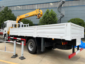 Camion de fret Shacman L3000 4x2 avec grue à flèche rigide, véhicule de transport de matériaux hydraulique auto-chargeur, à vendre - Product Image 2