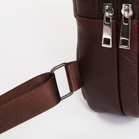 Sac bandoulière messager en cuir de vache véritable pour homme, avec logo personnalisé, collection 2025 – Vendeur en ligne, sac tendance noir et marron avec fermeture éclair, prix bas