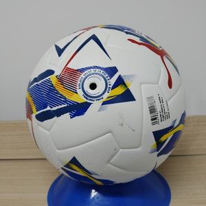 Balón de Fútbol Multiusos Talla 5 para Entrenamiento y Partidos Durante los Torneos 2026 - Product Image 1