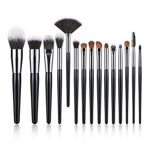 Cheveux synthétiques professionnels <span class=keywords><strong>fond</strong></span> <span class=keywords><strong>de</strong></span> <span class=keywords><strong>teint</strong></span> noir poudre fard à paupières fards à joues outil cosmétique <span class=keywords><strong>avec</strong></span> sac Logo personnalisé ensemble <span class=keywords><strong>de</strong></span> pinceaux <span class=keywords><strong>de</strong></span> maquillage - Product Image 4