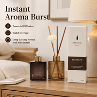 Ensemble diffuseur de parfum carré en verre ambré avec bouchon en bois 200 ml, bâtonnets en bois et fleur de Sola blanche, vente en gros sous marque privée