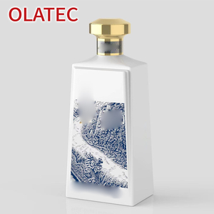 Bouteille de vin mousseux OLATEC de luxe en verre texturé bleu avec motif ondulé et emballage haut de gamme - Product Image 4