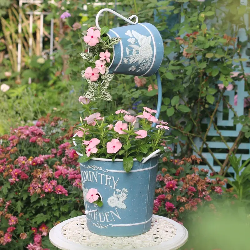 Ornements décoratifs en fer forgé gaufré Pots de jardin de fleurs à Double couche jardinière Pots de fleurs créatifs en métal