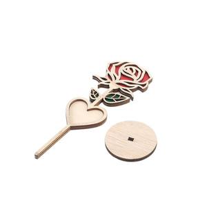 <span class=keywords><strong>Tavolo</strong></span> <span class=keywords><strong>in</strong></span> <span class=keywords><strong>legno</strong></span> autosostante con fiori tagliati al Laser e nome per la decorazione della casa segni <span class=keywords><strong>da</strong></span> parete e artigianato <span class=keywords><strong>in</strong></span> <span class=keywords><strong>legno</strong></span> scatola fatta a mano inclusa - Product Image 3