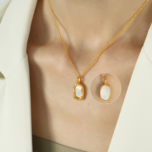 สร้อยคอจี้โซลิแทร์ทรงเรขาคณิตประดับมุกเปลือกหอยชุบทองสำหรับใส่ทุกวันแบบฝังขอบ - Product Image 3