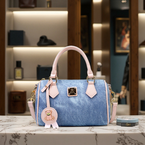 Của phụ nữ cao cấp bơ màu xanh lá cây Crossbody Túi kích thước nhỏ sang trọng gối Dây kéo thiết kế không thấm nước PU Chất liệu nút mềm xử lý - Product Image 2