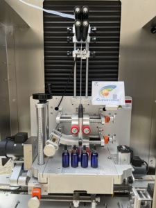 Machine d'étiquetage automatique de manchons rétractables pour bouteilles, en acier inoxydable SUS304, certifiée CE, avec écran tactile PLC, pour boissons et aliments - Product Image 5