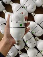 Caméra Ampoule Wi-Fi 2.4G à 360 Degrés YCC365plus V380 Pro Tuya Yi Lot Caméra de Sécurité Sans Fil pour la Maison