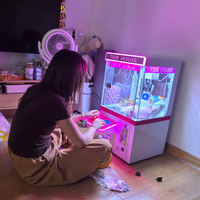 Mini machine à griffes à monnayeur pour jouets et poupées, petite machine de griffes d'arcade d'intérieur pour centre de jeux pour enfants