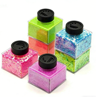 Vente en gros usine : Contenant empilable de 2 oz, pots à paillettes, pots à épices vides en plastique, flacon shaker carré transparent en PE