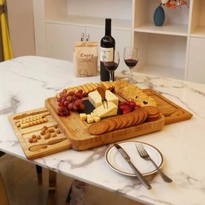 Ensemble de planches à <span class=keywords><strong>charcuterie</strong></span> en bambou de qualité supérieure avec plateaux extensibles et couverts 8 pièces - <span class=keywords><strong>Plateau</strong></span> de service pour <span class=keywords><strong>fromage</strong></span>, viande et fruits (OEM/ODM) - Product Image 5