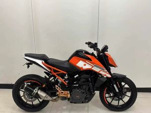 Motocicleta Deportiva KTM <span class=keywords><strong>Duke</strong></span> 250 de <span class=keywords><strong>Segunda</strong></span> <span class=keywords><strong>Mano</strong></span> - Product Image 6