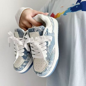 Zapatos Estilo 2026 para Hombre, Zapatillas Deportivas de Caña Alta, Versátiles y Casuales, Aptas para Hombres y Mujeres con un Estilo Neutral - Product Image 3