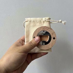 Imán de nevera de madera, posavasos redondo para cerveza, abridor de botellas con funda - Product Image 1