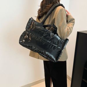Bolsos Tote Acolchados de Gran Capacidad con Logotipo Personalizado, 10 Colores Disponibles, Bolso de Mano Acolchado para Mujer - Product Image 6