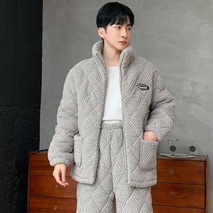 <span class=keywords><strong>Veste</strong></span> matelassée en <span class=keywords><strong>polaire</strong></span> corail pour <span class=keywords><strong>homme</strong></span>, en polyester, trois couches, doublée de <span class=keywords><strong>polaire</strong></span>, épaisse et chaude, pour toutes les saisons, style <span class=keywords><strong>pyjama</strong></span>, à porter comme vêtement. - Product Image 4