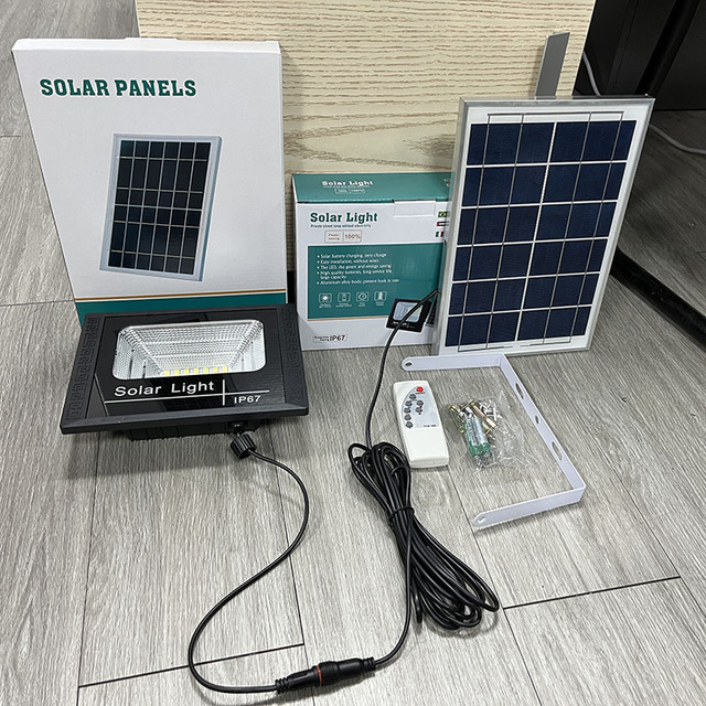 Factory Price Powered Reflector Lamp IP67 Plastic Waterproof Outdoor 1000W 100W 200W 300W 400W 500W SMD LED Solar Floodlight