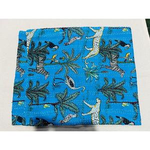 Colcha Kantha estampada a mano, cubrecama de algodón diseñado con patrones artísticos y textura suave para una cama cómoda - Product Image 3