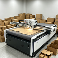 Machine de découpe à plat à alimentation automatique avec couteau oscillant pour autocollants publicitaires et panneaux KT