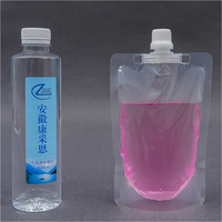 Pochettes souples personnalisées en plastique givré transparent avec bec verseur et bouchon à vis pour liquides