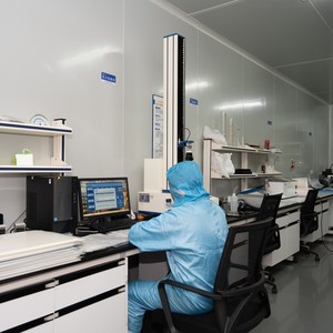 Film mobil dengan kualitas terbaik Super Gloss metalik naga merah Film bungkus vinil merah mengkilap stiker mobil merah untuk mobil - Product Image 6