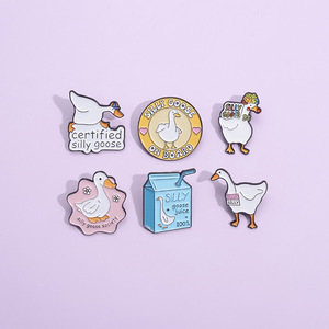Pins de esmalte certificados de Silly Goose, broches de animales de dibujos animados personalizados, insignias de solapa, joyería de metal divertida, regalo para niños y amigos - Product Image 2