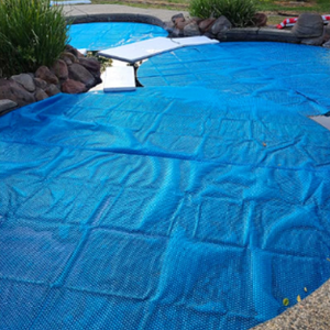 Couverture solaire durable et écologique pour <span class=keywords><strong>piscine</strong></span> avec <span class=keywords><strong>protection</strong></span> UV pour <span class=keywords><strong>piscine</strong></span> enterrée, option personnalisée en vente - Product Image 3