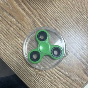 <span class=keywords><strong>Gyroscope</strong></span> anti-stress en plastique personnalisé avec logo pour enfants et adultes, jouet sensoriel pour soulager l'anxiété, idéal pour l'autisme et les anniversaires - Product Image 5