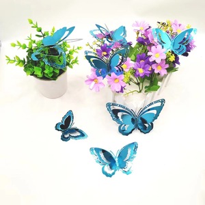 Set di 12 Adesivi Murali 3D a Forma di Farfalla, Decorazioni Autoadesive per Feste e Vacanze, Adesivi per Carta da Parati del Soggiorno - Product Image 5