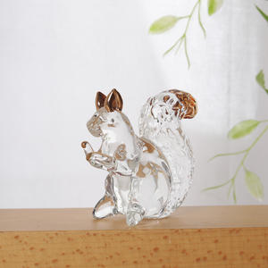 Figurine de collection écologique en papier cristal motif animal (écureuil), presse-papiers et ornement de centre de table - Product Image 6