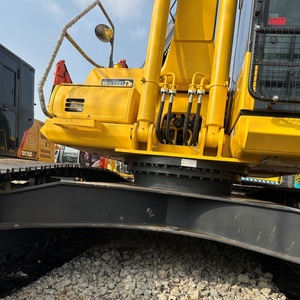 Maquinaria de movimiento de tierras usada al 95% nueva, excavadora de cadenas Komatsu PC240 de 24 toneladas con cuchilla de relleno en venta. - Product Image 2