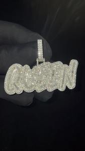 Pendentif de luxe Hip Hop serti de diamants et de pierres de Moissanite pour femme, idéal comme cadeau d'anniversaire - Product Image 2