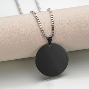 Fabbrica personalizzato inciso in acciaio inox DIY etichette rotonde alla moda nero rotondo collana con catena a maglie per gli uomini e le donne - Product Image 1