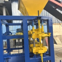 Machine à fabriquer des blocs QT4-24 pour les fabricants de produits en béton en Afrique