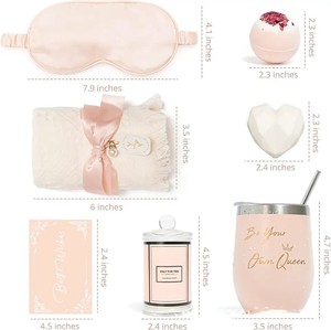 Panier-cadeau spa rose avec gobelet à œufs, brosse de nettoyage, boule de bain à la rose, savon en forme de cœur, bougie parfumée, foulard à franges et accessoires pour femmes - Product Image 3