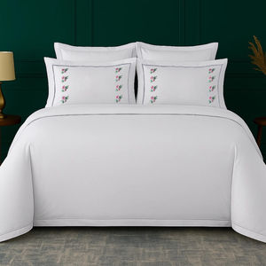 Funda de Almohada con Diseño de Rosas, Elegante Funda de Cojín Floral, Tela Suave y Transpirable, Diseño Botánico Romántico - Product Image 1