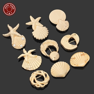 อุปกรณ์ตกแต่งชุดว่ายน้ำบิกินี่ รูปทรงไม่สม่ำเสมอ หัวเข็มขัดโลหะสำหรับผู้หญิง ตกแต่งด้วยเปลือกหอยและหัวเข็มขัดโลหะรูปทรงเปลือกหอย - Product Image 1