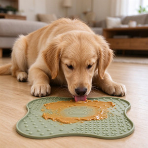 Nouveau tapis à lécher en silicone pour chien, écologique, compagnon de bain et coussin à lécher avec ventouses puissantes pour chats et chiens - Product Image 6
