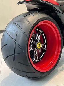 Motocicleta Cruiser de Gasolina Usada Harley-Davidson Wolverine Ferrari Versión Modificada 1250cc, Más de 80 km/h, Wolverine Ferrari Modificada V - Product Image 2