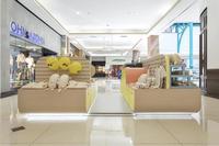 Kiosque en bois de style mignon pour les vêtements pour bébés, centre commercial, présentoir de vêtements pour enfants