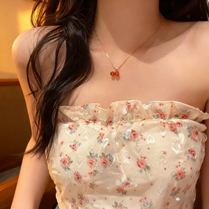 قلادة كرز جميلة للنساء مع سلسلة ذهبية رقيقة، مجوهرات أنيقة وعصرية مثالية للاستخدام اليومي للسيدات - Product Image 3