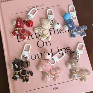 Porte-clés Mengda New Lucky Cloud <span class=keywords><strong>Pony</strong></span> Bell pour accessoires de sac à dos, vente en gros, en cadeau pour les amoureux et les meilleurs amis - Product Image 4