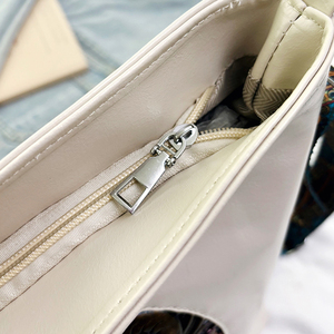 Carta padrão Shoulder Tote <span class=keywords><strong>Bag</strong></span> com Zipper Encerramento Preppy Estilo <span class=keywords><strong>Vintage</strong></span> Design Correntes Decoração Crossbody Carteira para Lady - Product Image 5