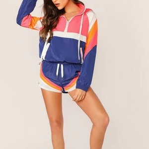 Ensemble deux pièces personnalisé pour femme : short et veste coupe-vent respirante imprimée color block avec doublure en Spandex/Nylon – Vente en gros - Product Image 5