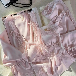 Ensemble de pyjamas en satin brodé personnalisé, basique, régulier, 3 pièces, pyjamas en soie de luxe pour femmes, pyjamas blancs pour femmes, ensembles de vêtements de nuit en satin - Product Image 1