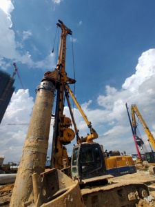 Foreuse rotative Bauer BG25 d'occasion en vente chaude en bon état prix d'usine 100m de profondeur de forage maximale avec engrenage moteur de pompe à noyau - Product Image 3