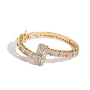 Vente en gros ODM Bracelet manchette multi-formes pavé de moissanite en grappe, finition PVD or véritable, argent sterling 925, style streetwear urbain - Product Image 5