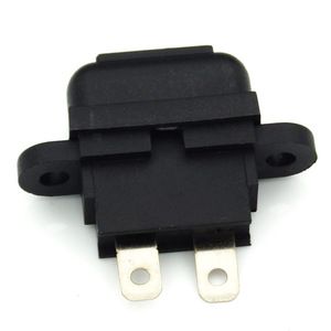 Portafusibili da Pannello 15 Amp per Automotive, Dimensioni Medie, per Fusibili a Lama <span class=keywords><strong>PCB</strong></span> con Copertura in Plastica - Product Image 4