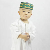 Nouveau design Robe abaya à col rond pour garçons de 1 à 6 ans en cachemire pour le culte islamique traditionnel pour les musulmans de Dubaï